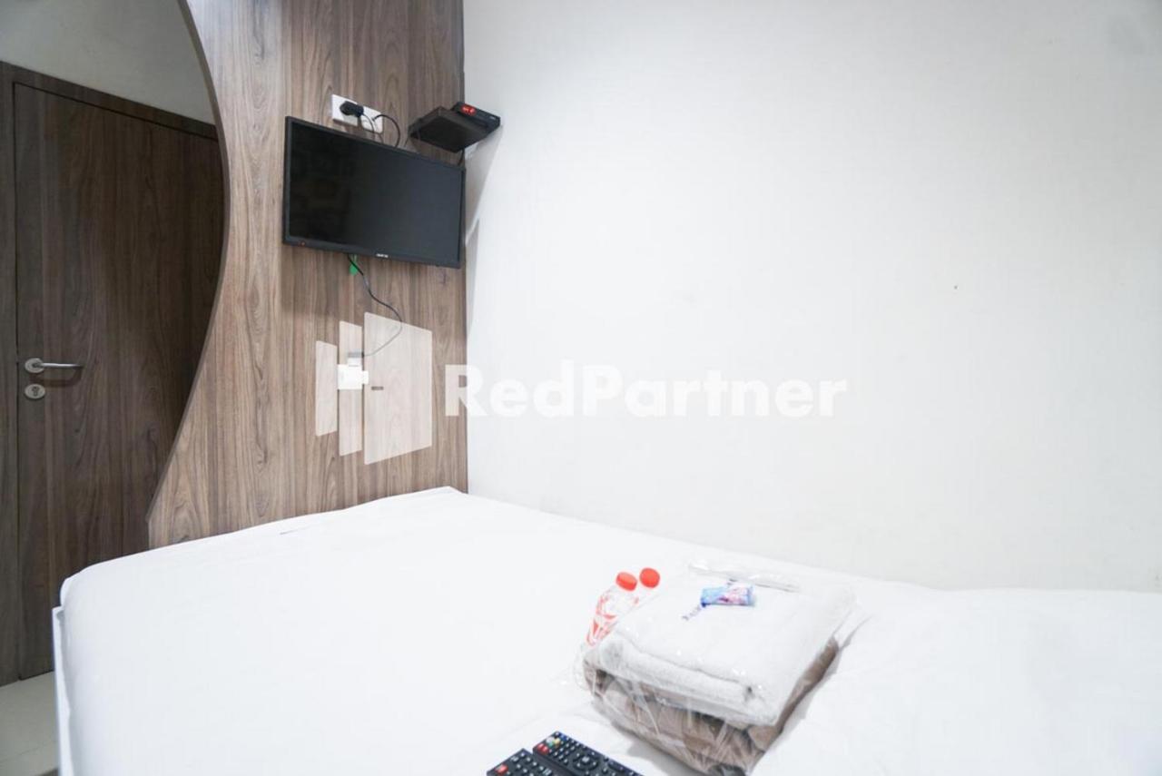 Eascot Hotel Mitra Reddoorz Jakarta Luaran gambar
