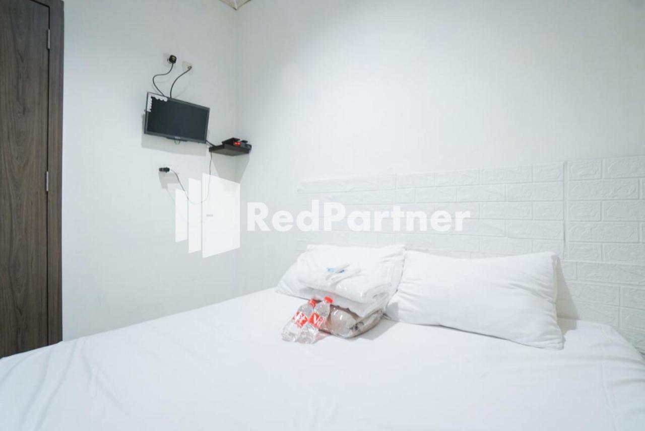 Eascot Hotel Mitra Reddoorz Jakarta Luaran gambar