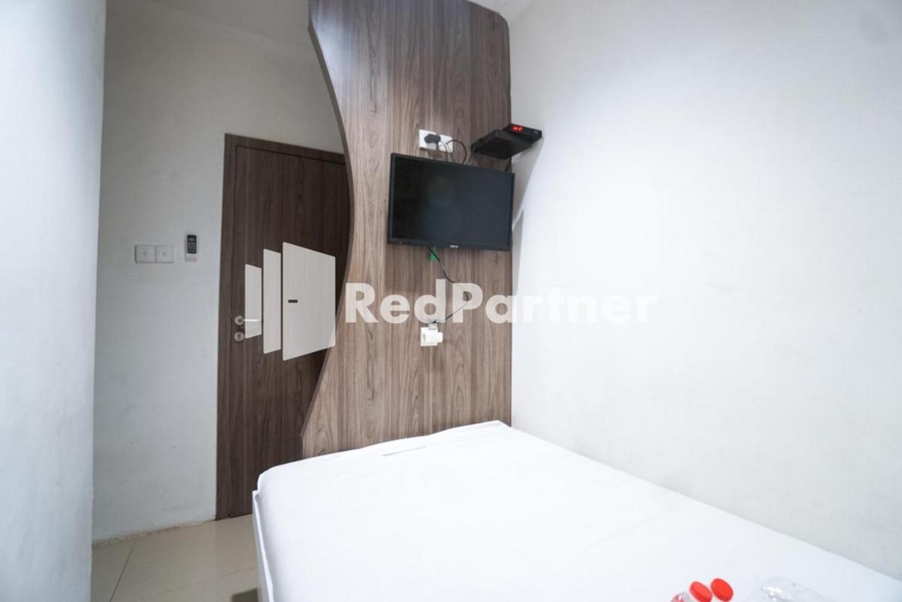 Eascot Hotel Mitra Reddoorz Jakarta Luaran gambar