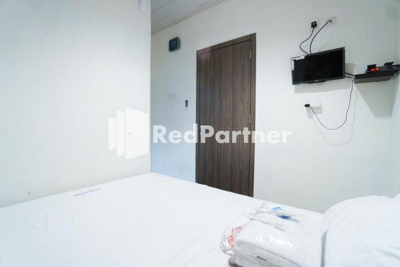 Eascot Hotel Mitra Reddoorz Jakarta Luaran gambar